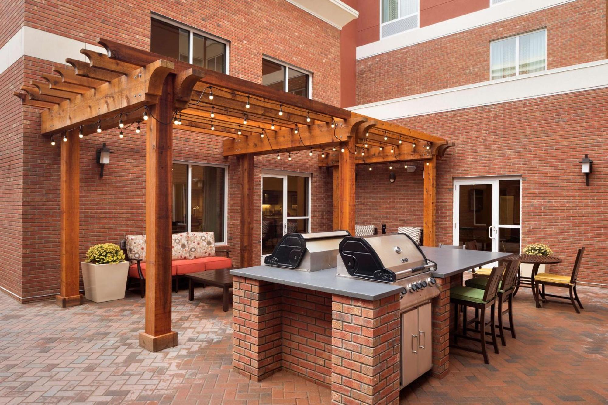 Homewood Suites By Hilton Kalamazoo-Portage Bagian luar foto
